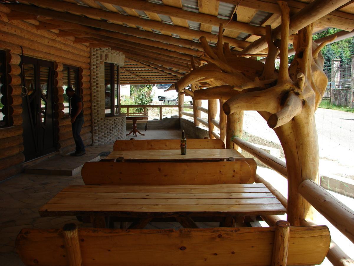 Taverna Ceahlau Durau Exteriör bild