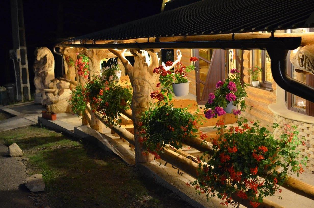 Taverna Ceahlau Durau Exteriör bild