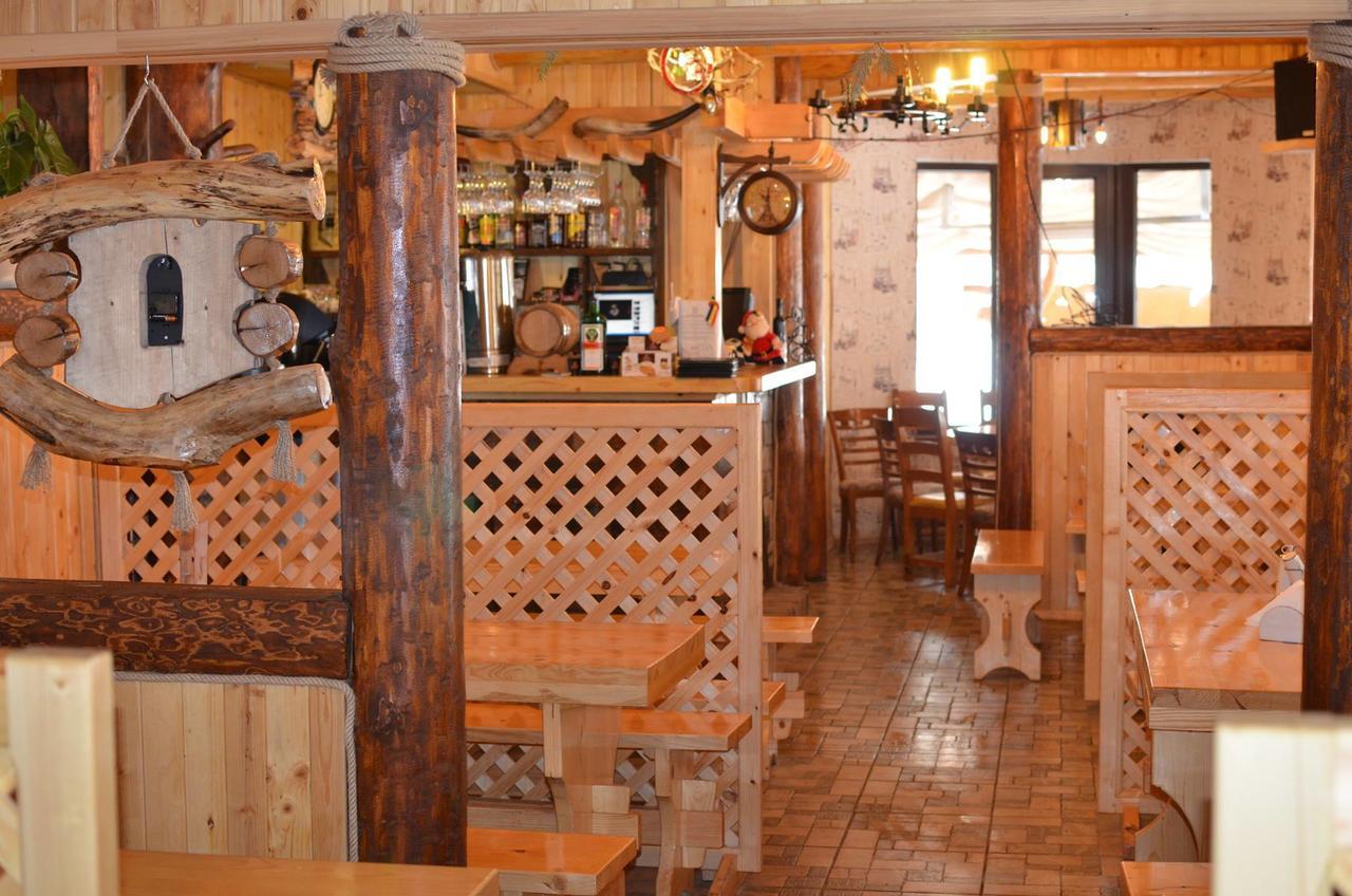 Taverna Ceahlau Durau Exteriör bild