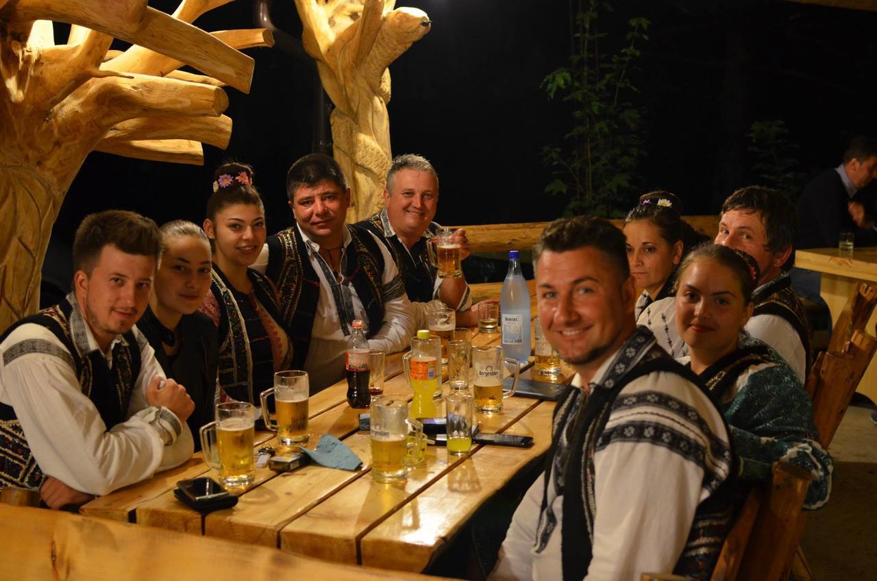 Taverna Ceahlau Durau Exteriör bild