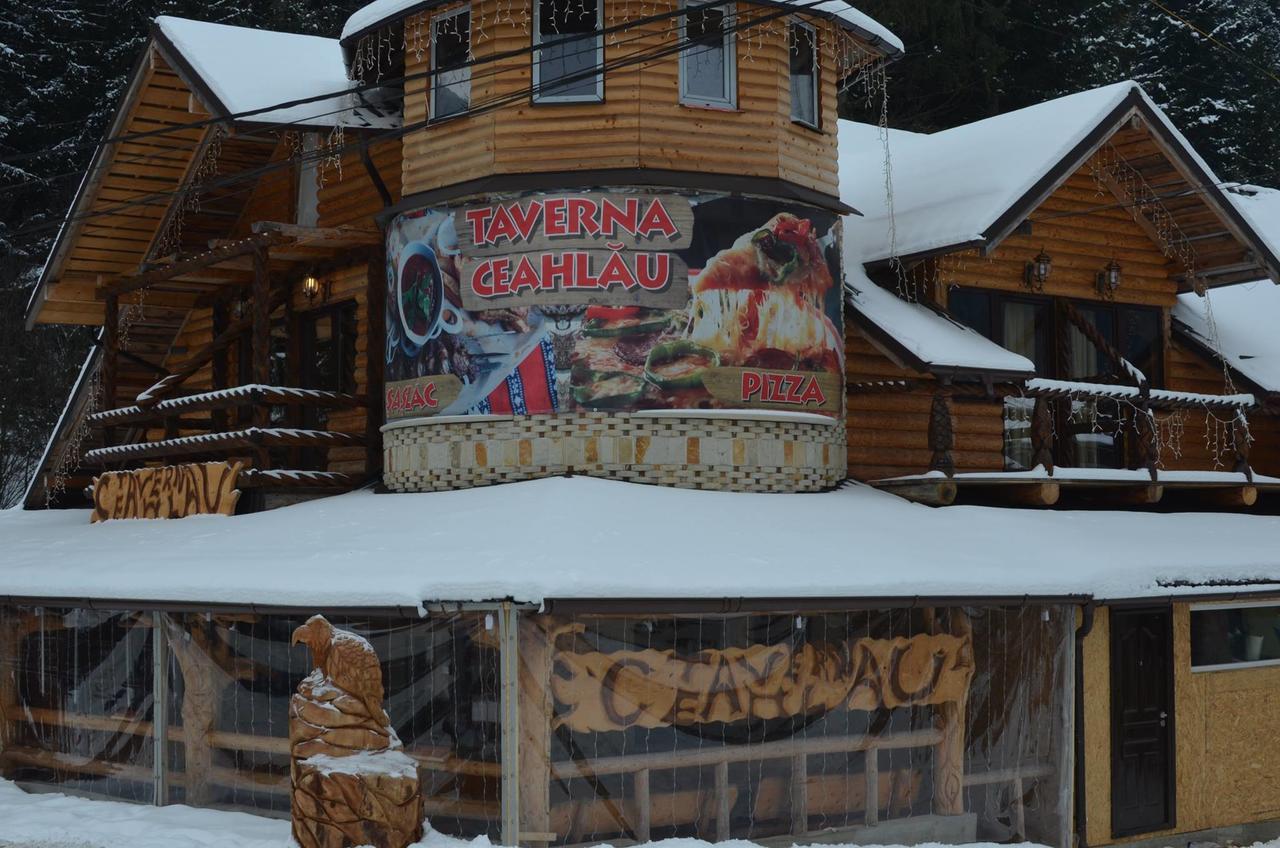 Taverna Ceahlau Durau Exteriör bild