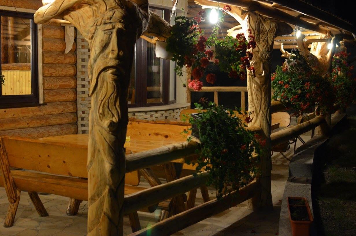 Taverna Ceahlau Durau Exteriör bild