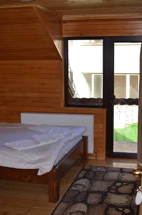 Taverna Ceahlau Durau Exteriör bild