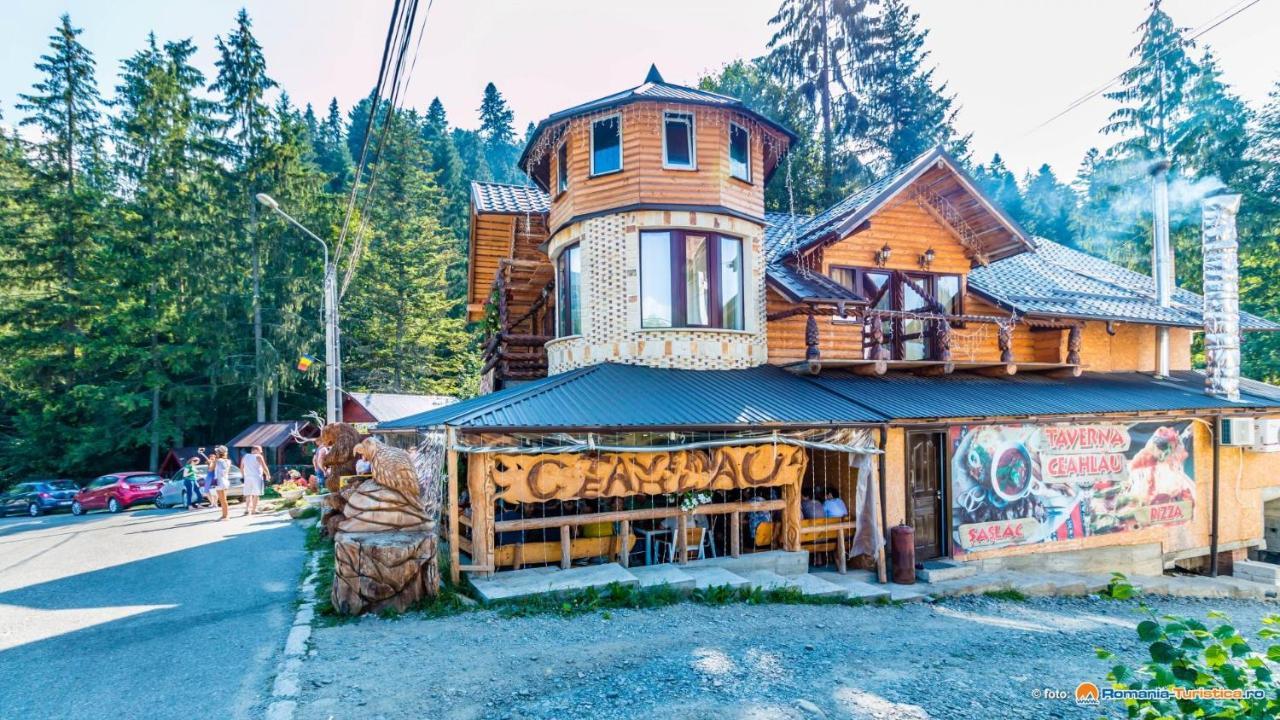 Taverna Ceahlau Durau Exteriör bild